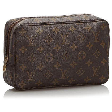 sac toilette louis vuitton|louis vuitton monogram.